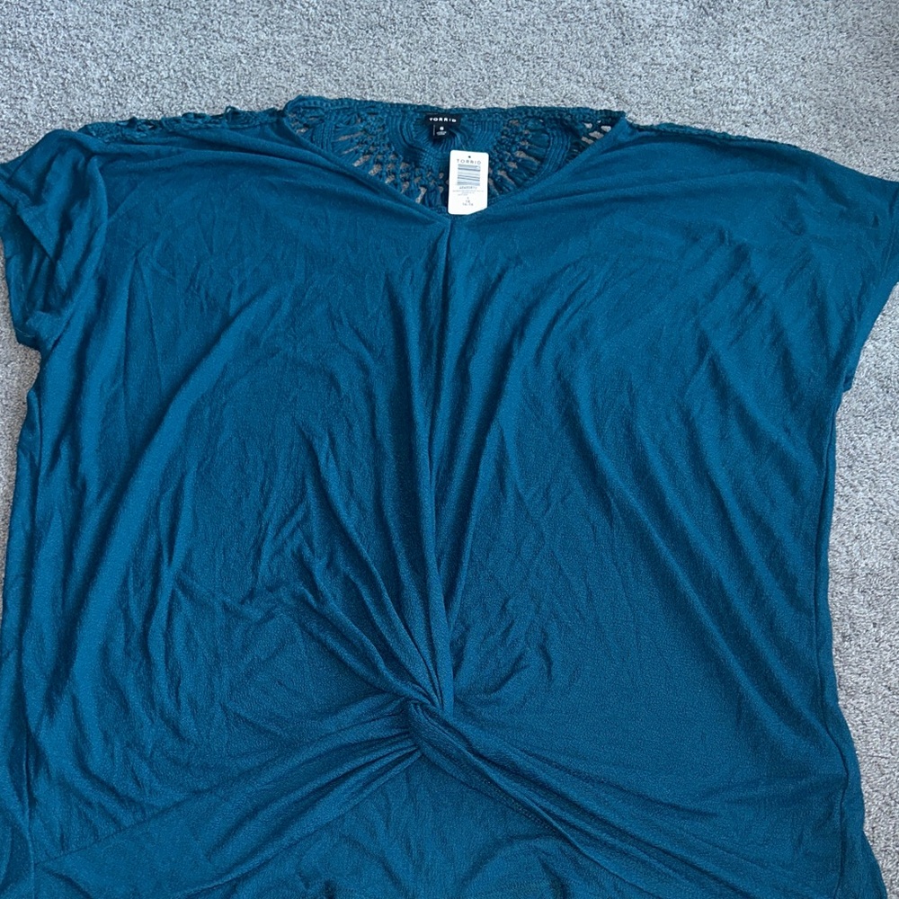 NWT Teal Torrid top with Twist Detail and crochet back
